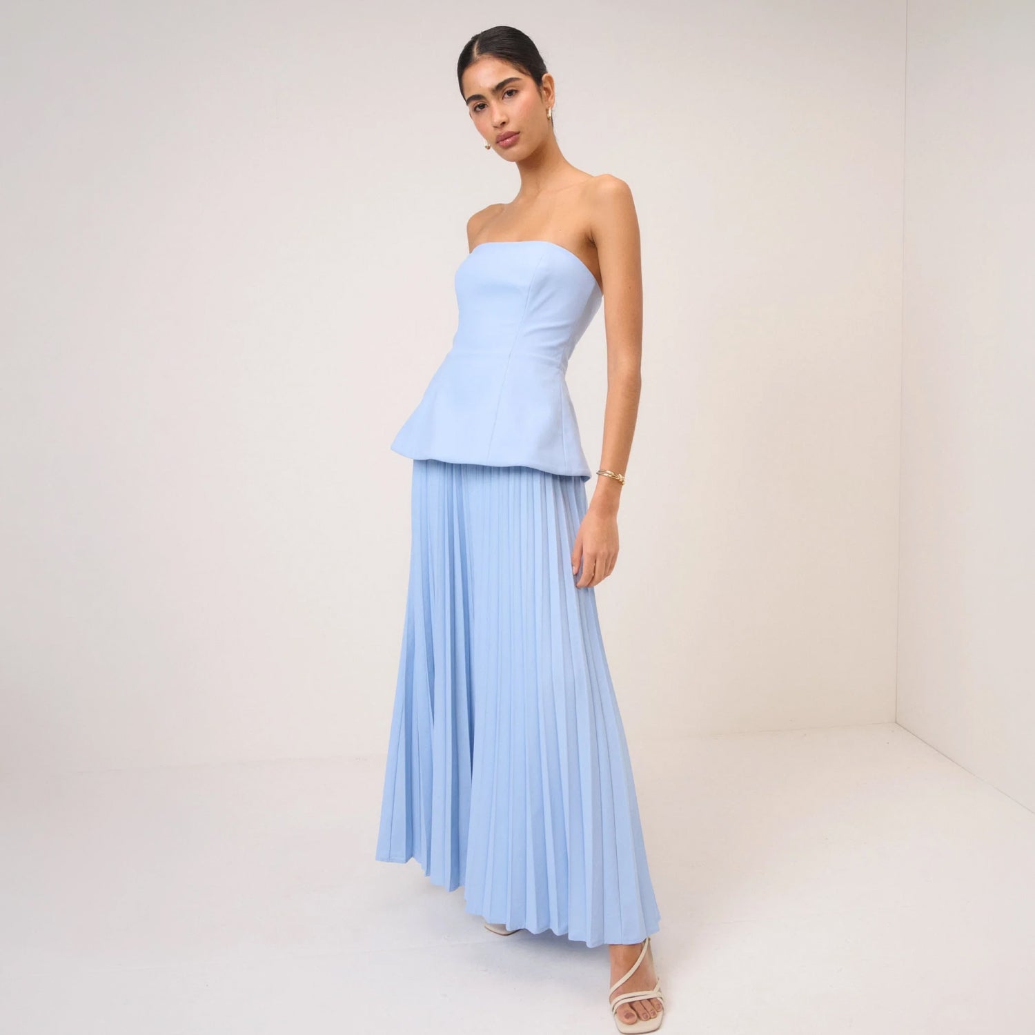 What to Wear to a Summer Wedding