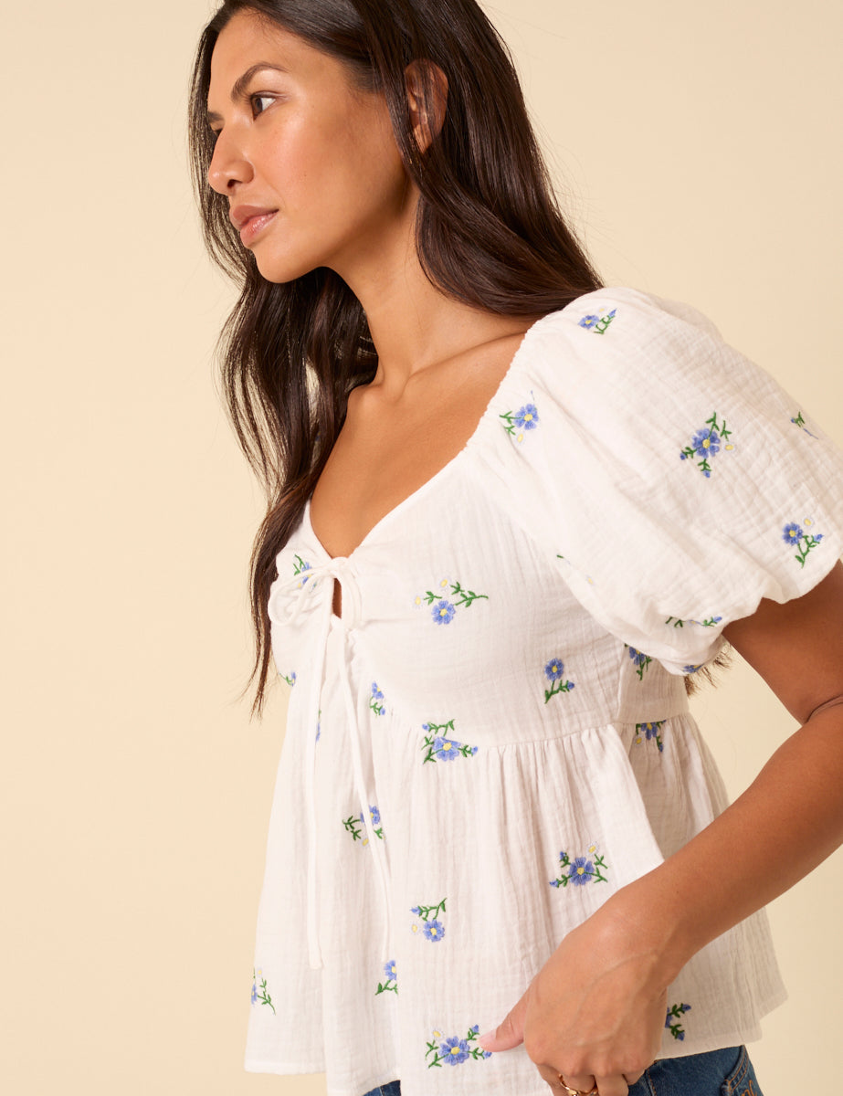 White Floral Embroidererd Puff Sleeve Top
