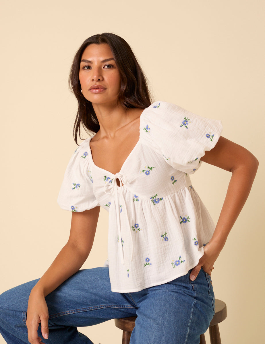 White Floral Embroidererd Puff Sleeve Top