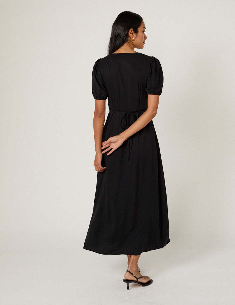 Black Sweetheart Neck Tyla Midi Dress