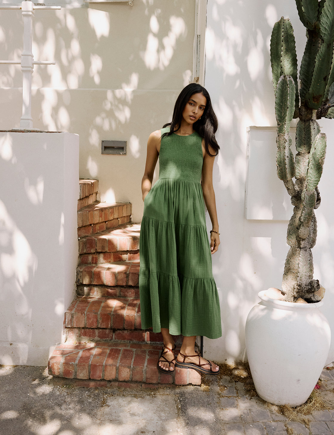 Green Sleeveless Charlie Midi Dress Green Sleeveless Charlie Midi Dress