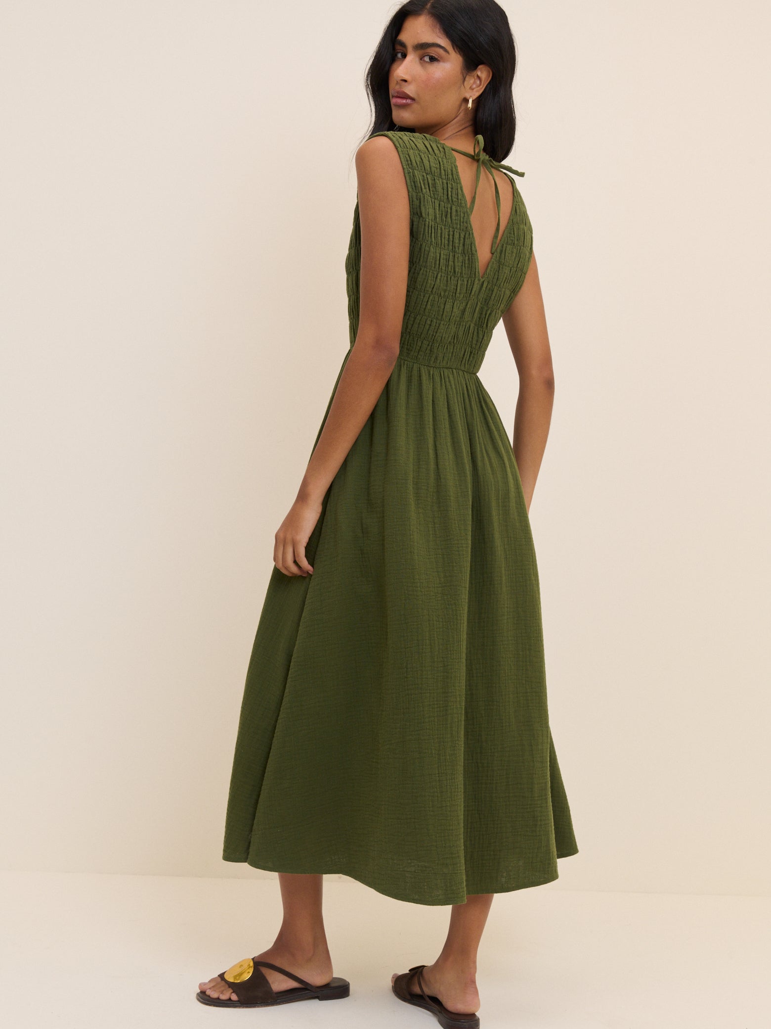 Green Sleeveless Audrey Midi Dress Green Sleeveless Audrey Midi Dress