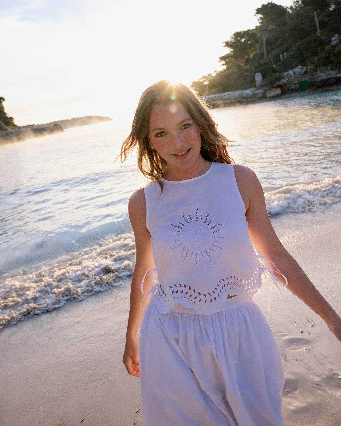 White Cutwork Scallop Hem Top