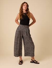 Black Floral Cropped Zeena Trousers