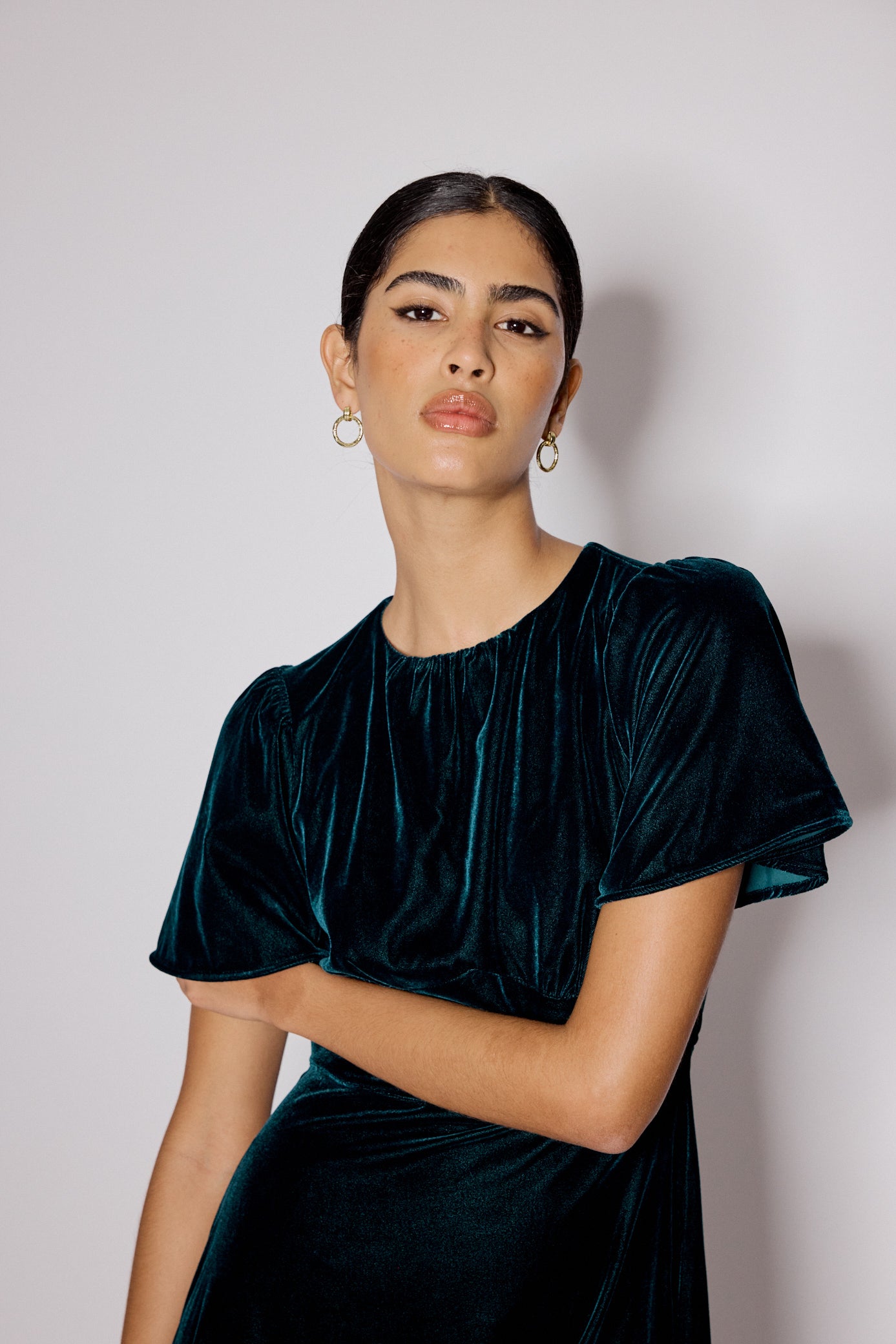 Green Velvet Dress Short Sleeve Ever-Pretty Graceful V-Neck Waist Design Velvet Midi Mother of The Bride Dress Green Velvet Dress Short Sleeve Ever-Pretty Graceful V-Neck Waist Design Velvet Midi Mother of The Bride Dress