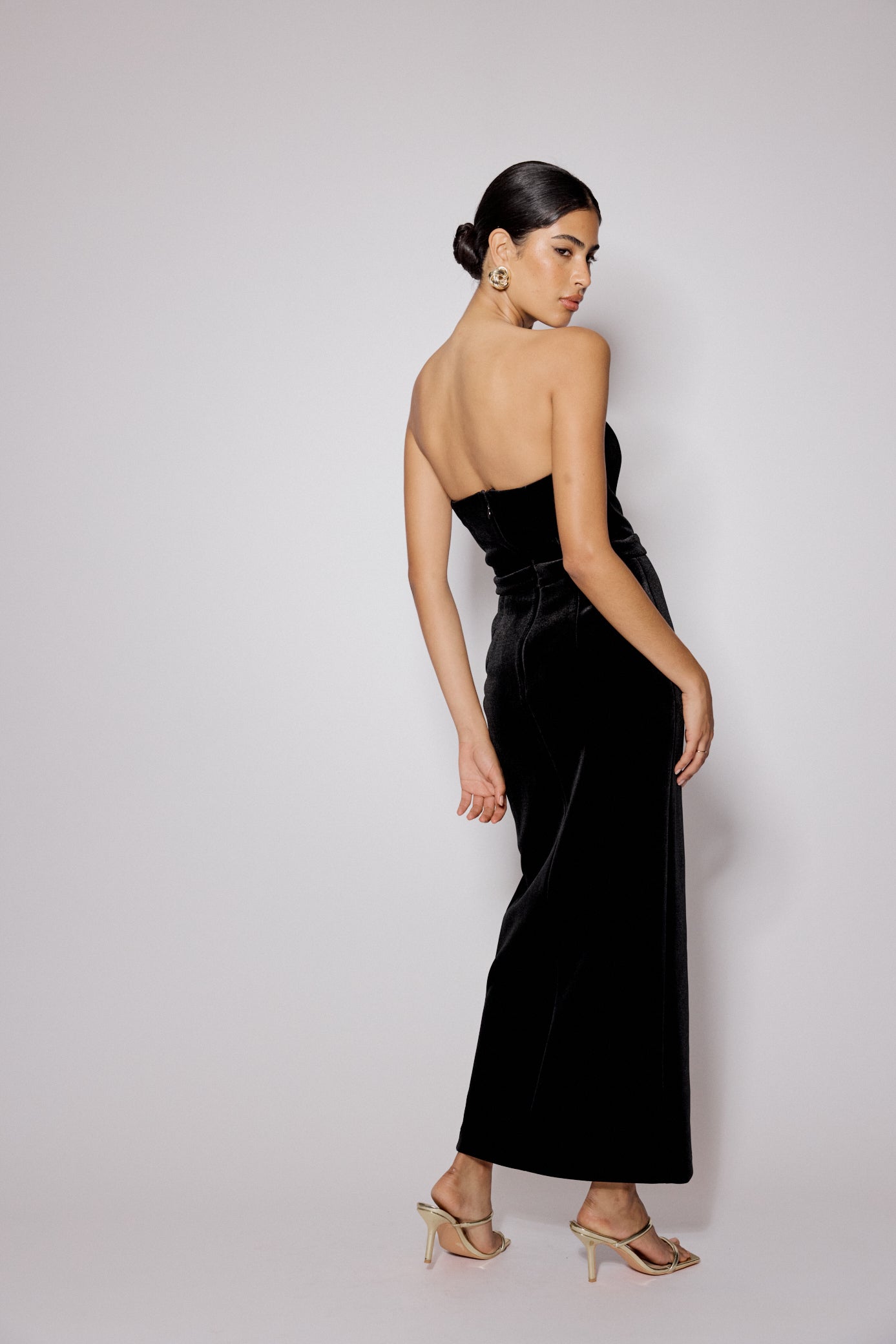 Black Sweetheart Bandeau Velvet Nola Midi Dress