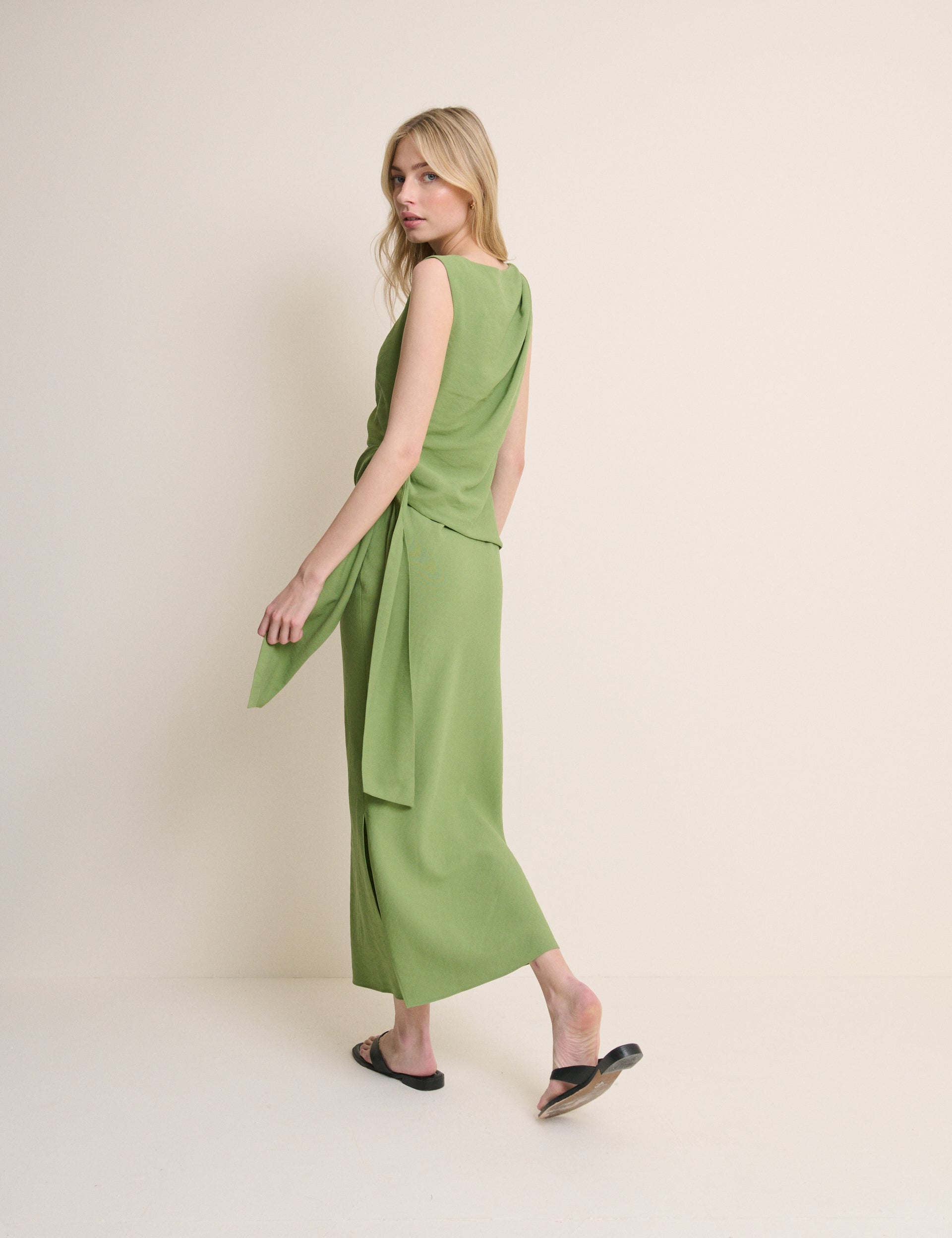 Green Boat Neck Sleeveless Elvie Maxi Dress