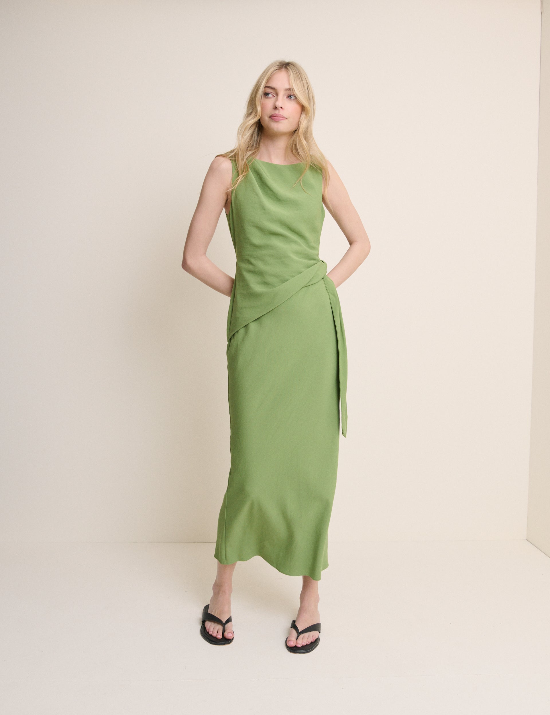 Green Boat Neck Sleeveless Elvie Maxi Dress