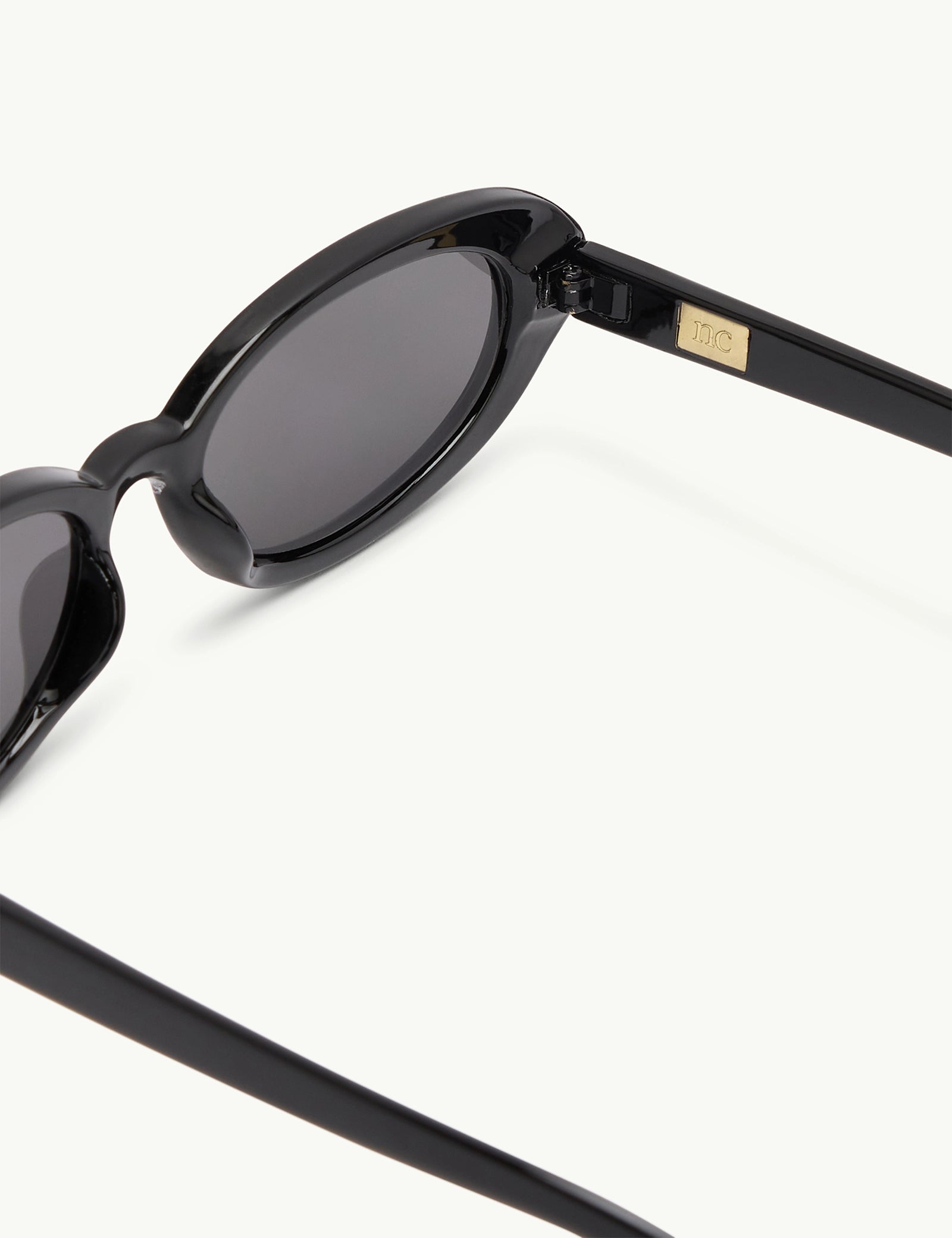 Black Oval Halo Sunglasses