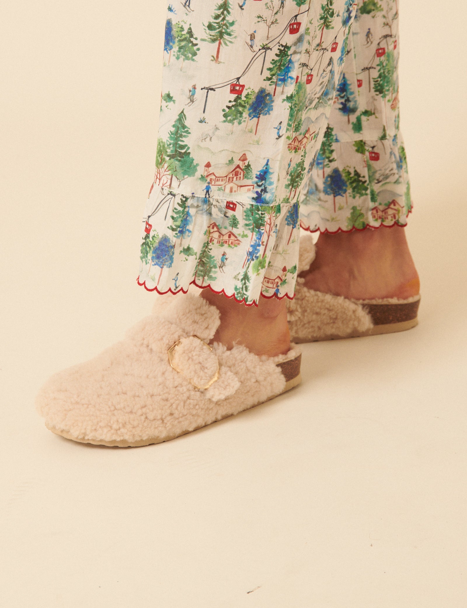 Genuins Cream Sheepskin Slippers