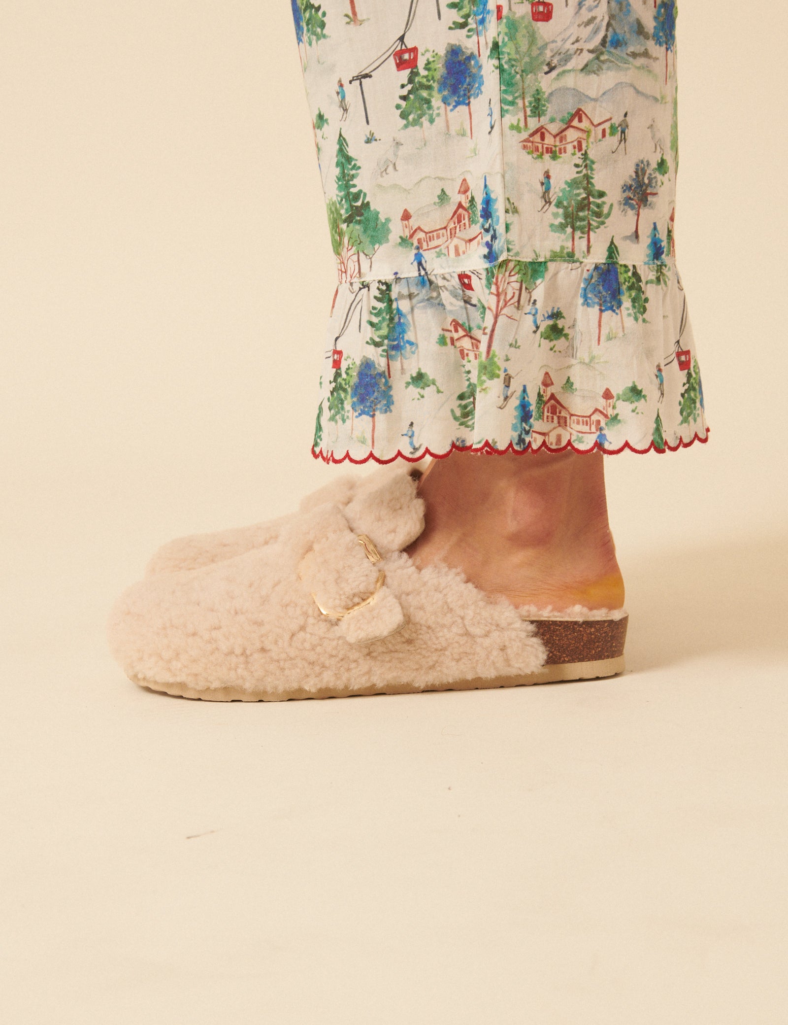 Genuins Cream Sheepskin Slippers