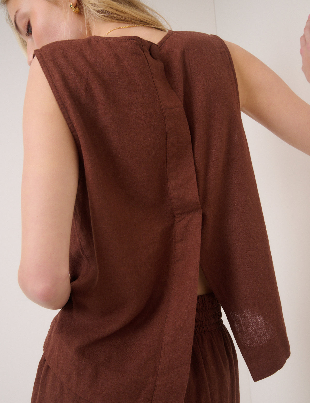 Brown Linen-Blend Sleeveless Swing Top