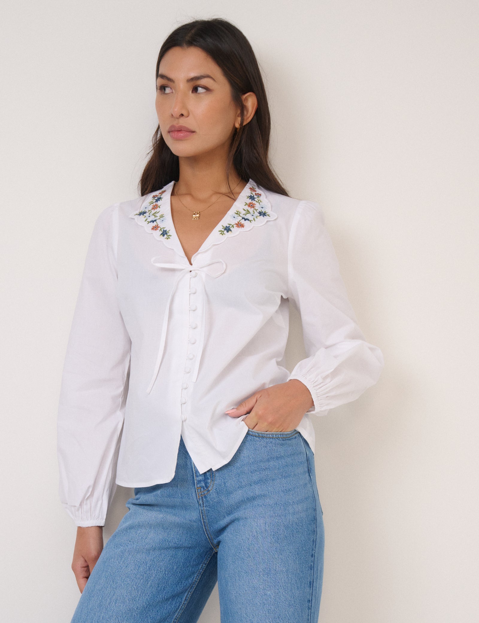 White Floral Embroidered Collar Blouse