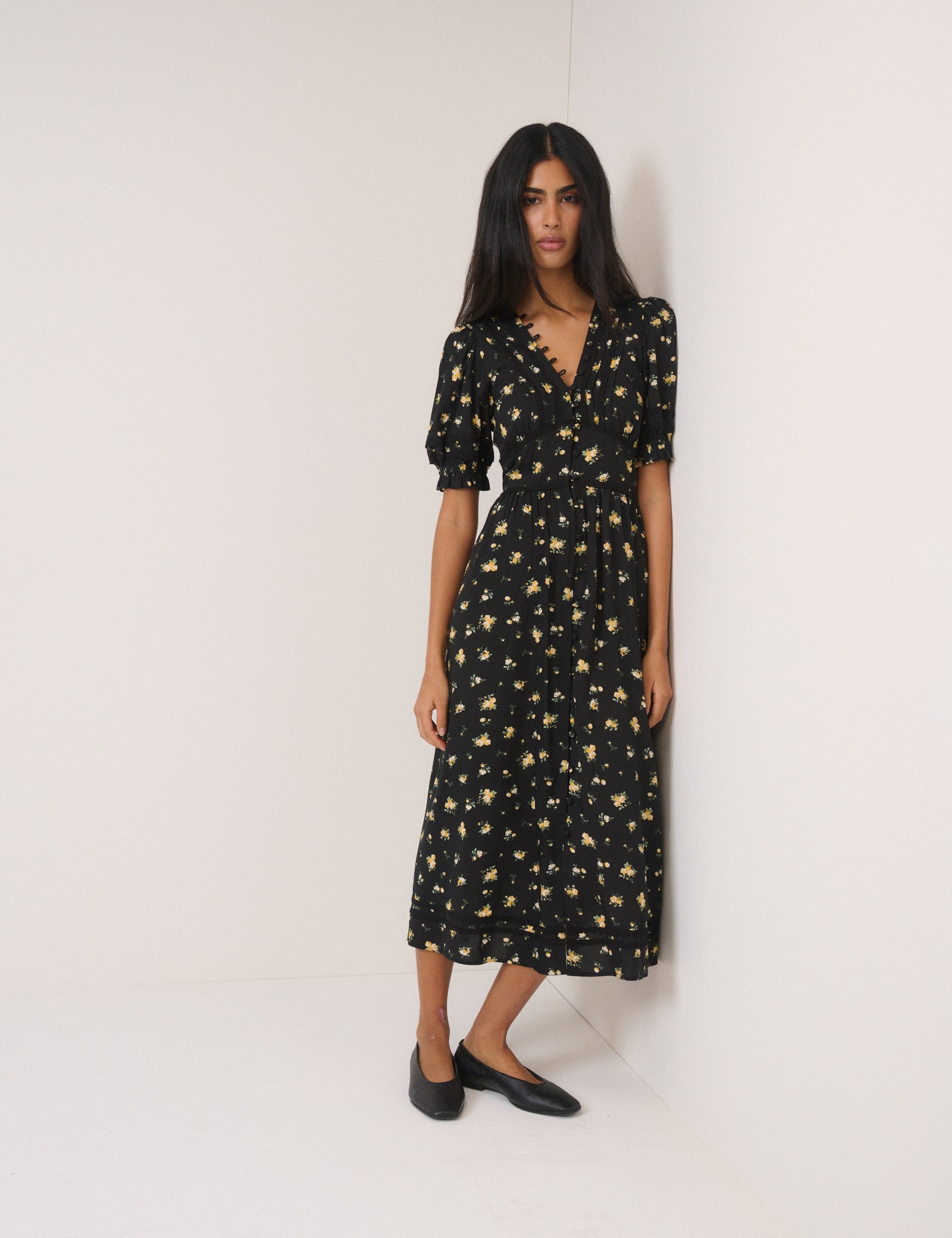 Black Floral Puff Sleeve Saffy Midi Dress Black Floral Puff Sleeve Saffy Midi Dress