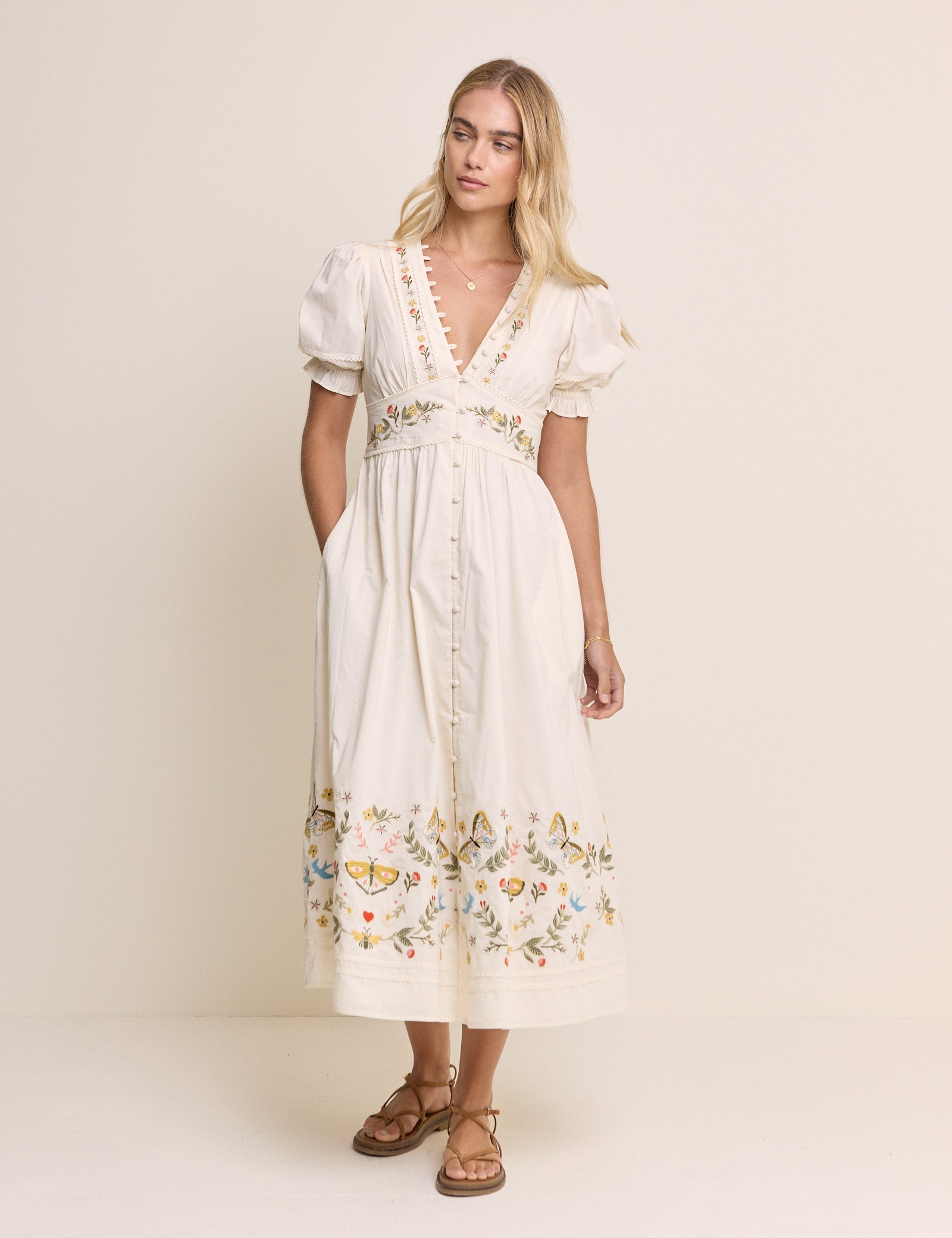 elizabeth scarlett white ruched shell print christine midi dress Elizabeth Scarlett White Ruched Shell Print Christine Midi Dress