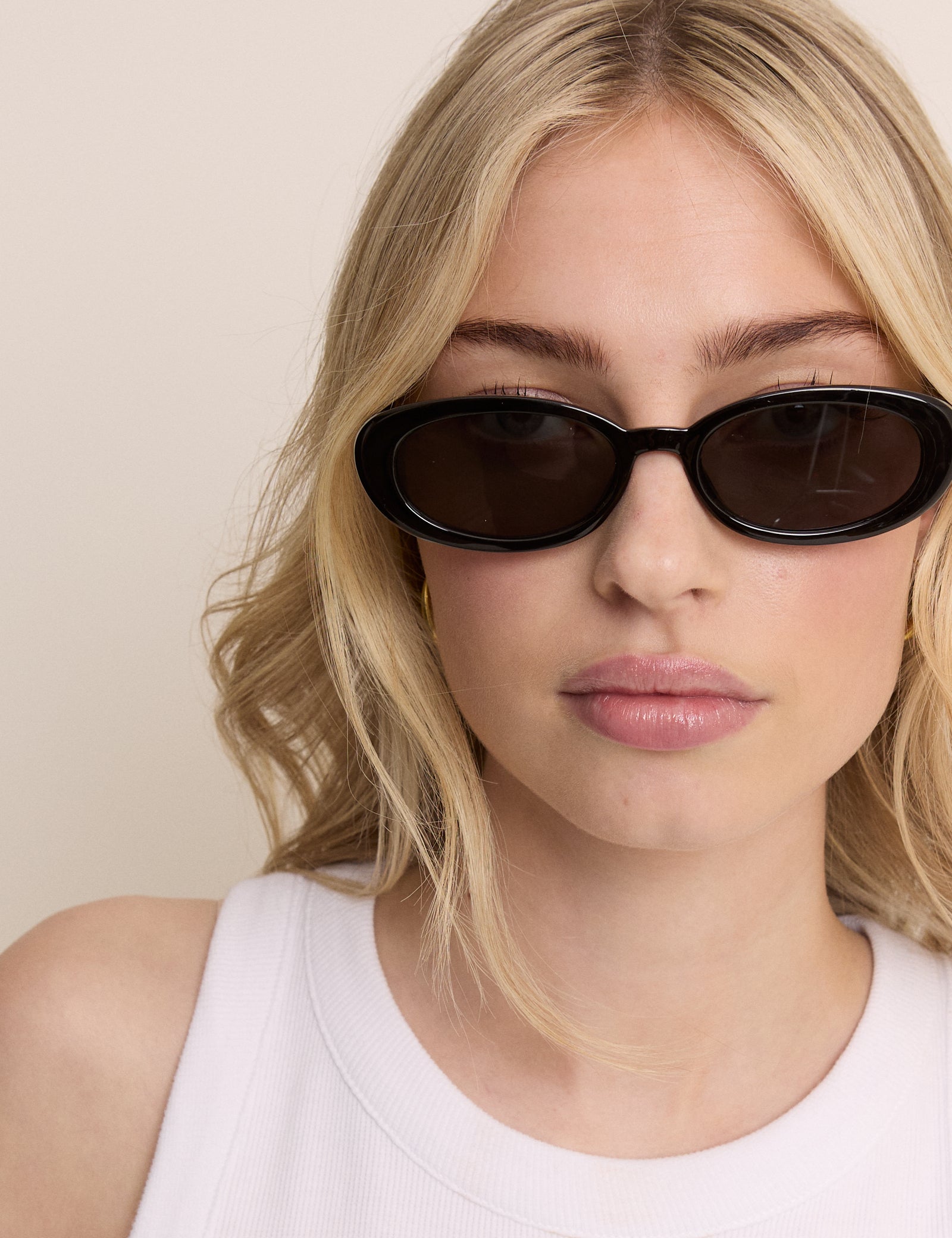 Black Oval Halo Sunglasses