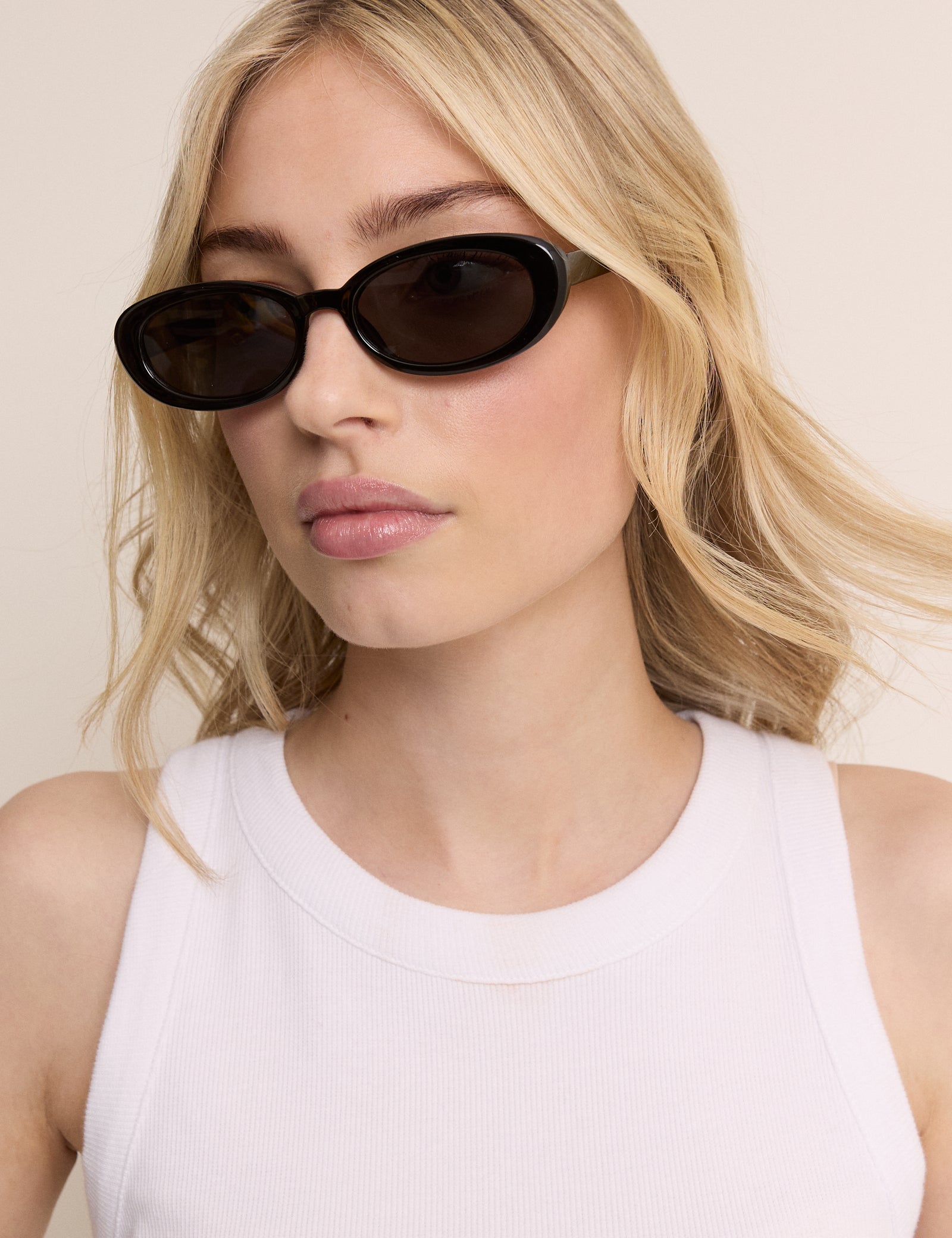 Black Oval Halo Sunglasses