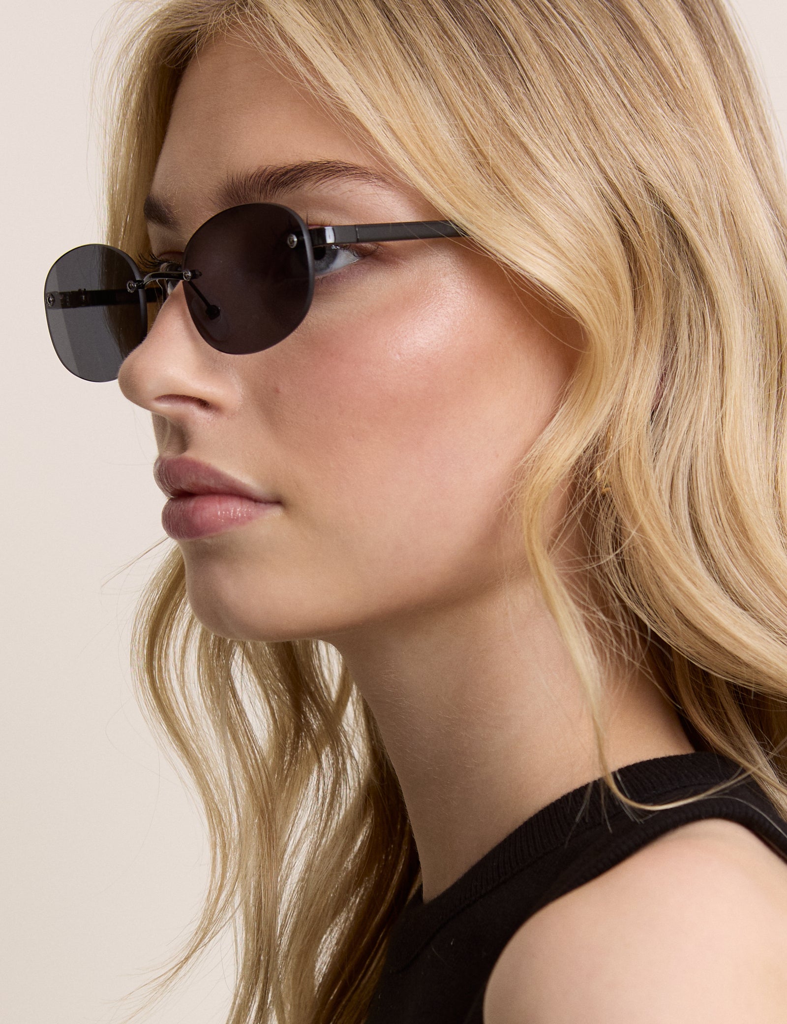 Black Oval Flare Sunglasses