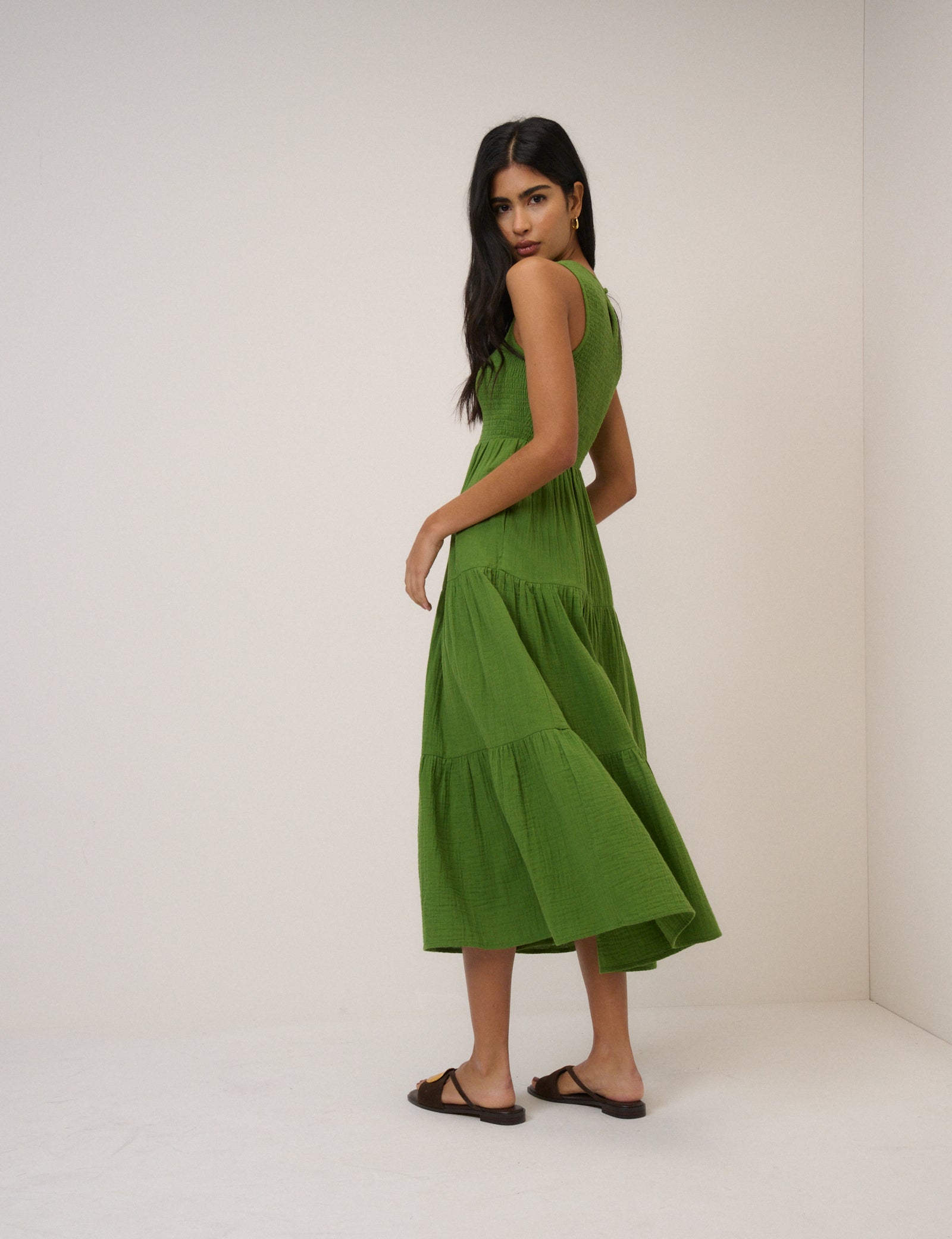 Green Sleeveless Charlie Midi Dress Green Sleeveless Charlie Midi Dress