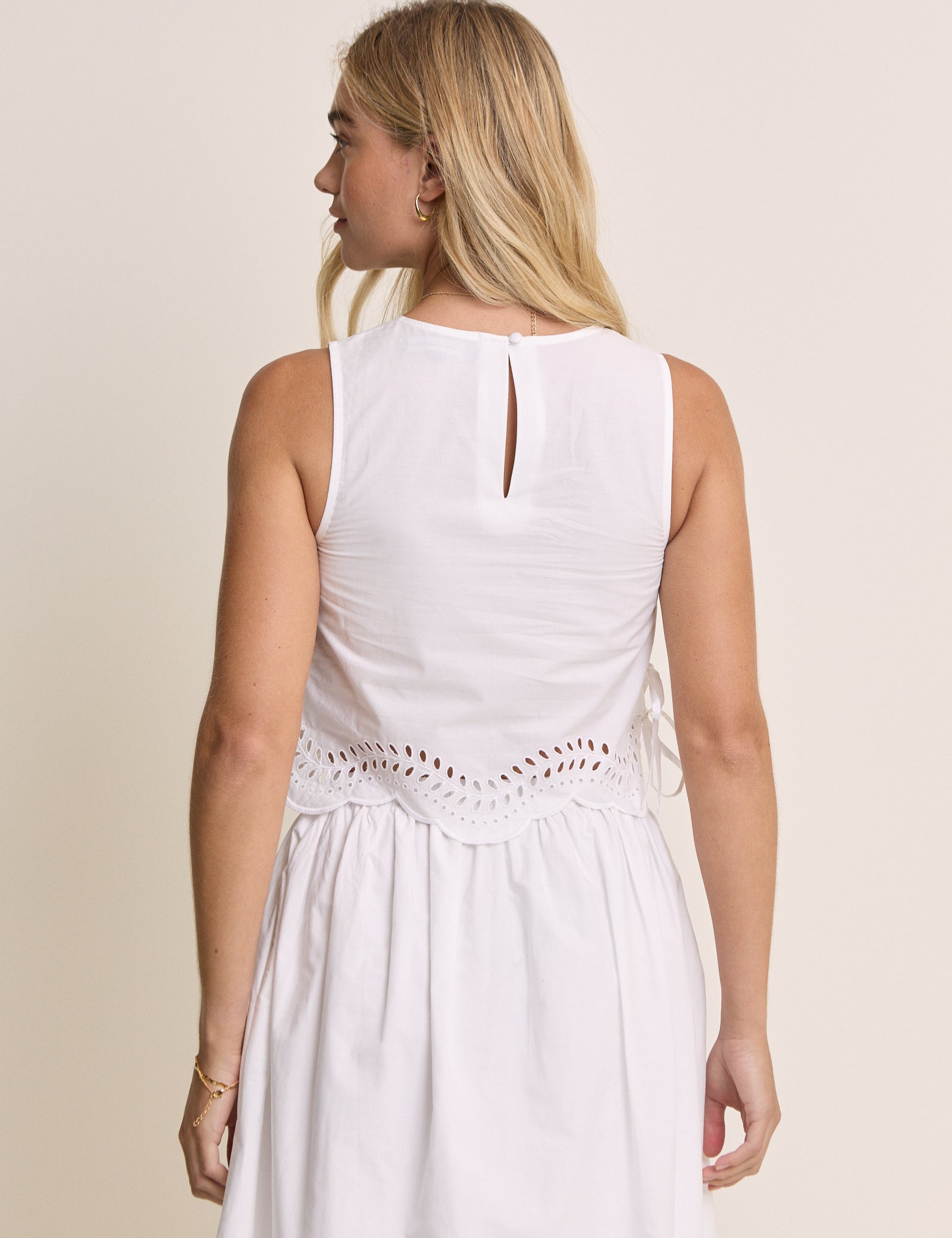 White Cutwork Scallop Hem Top