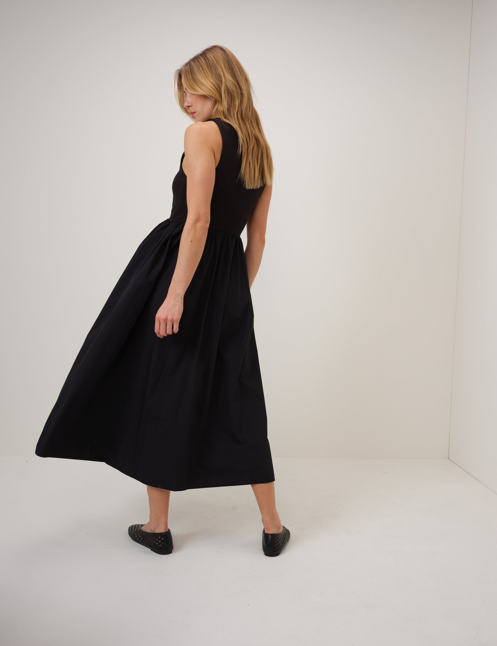 Black V-Neck Kyra Midi Dress