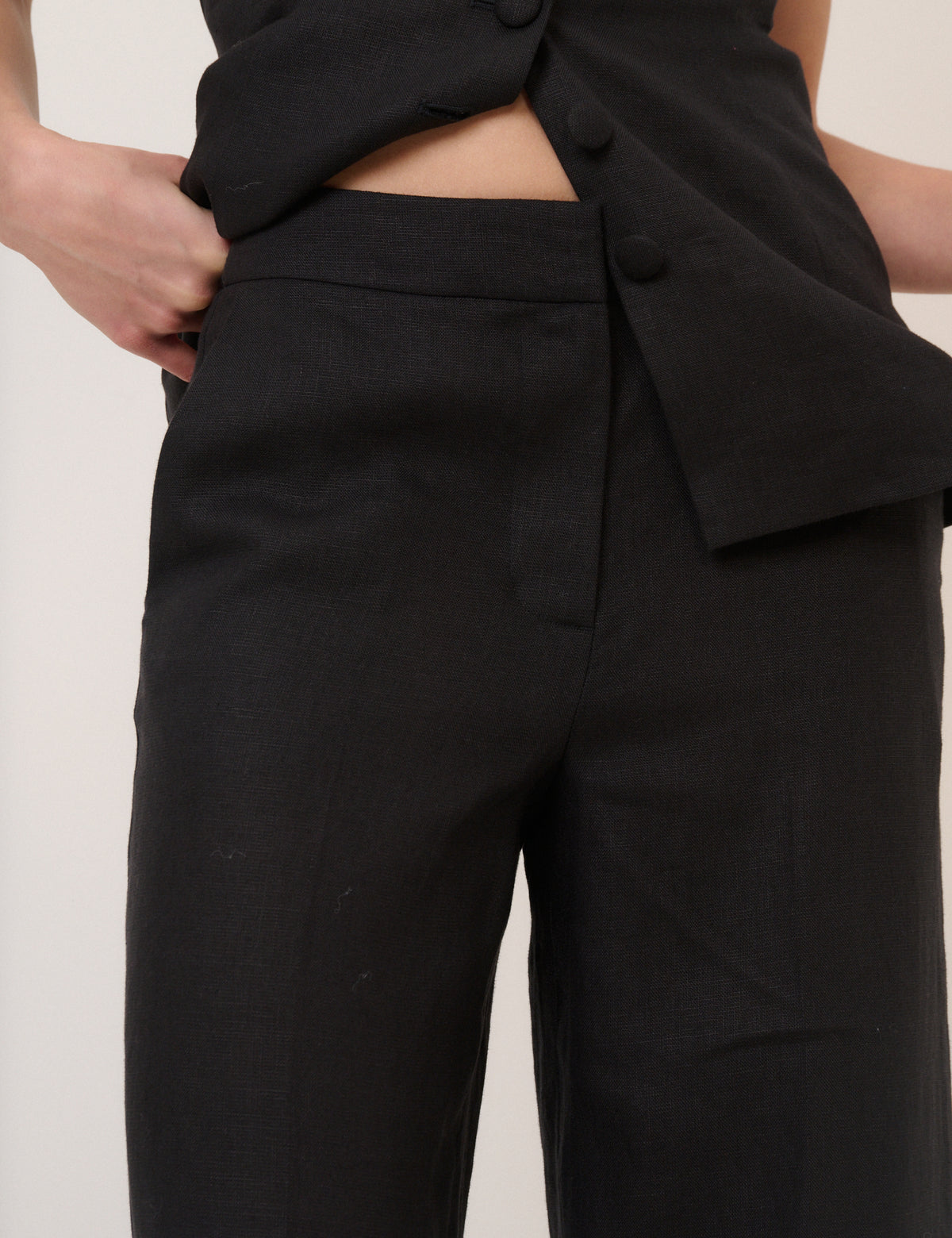 Black Linen-Blend Cropped Trousers