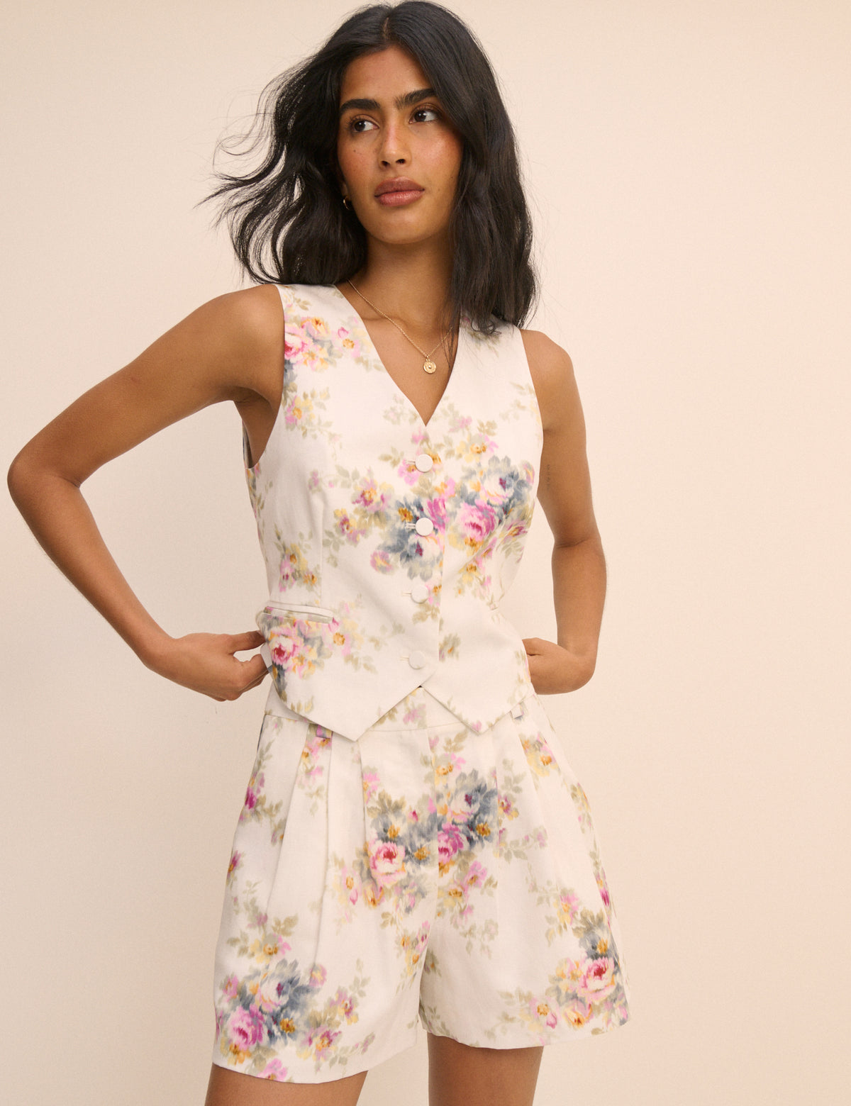 White Floral Linen-Blend Pleated Tailored Suki Shorts