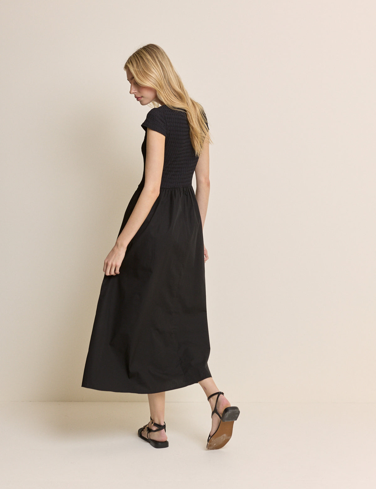 Black Scoop Neck Molly Midi Dress