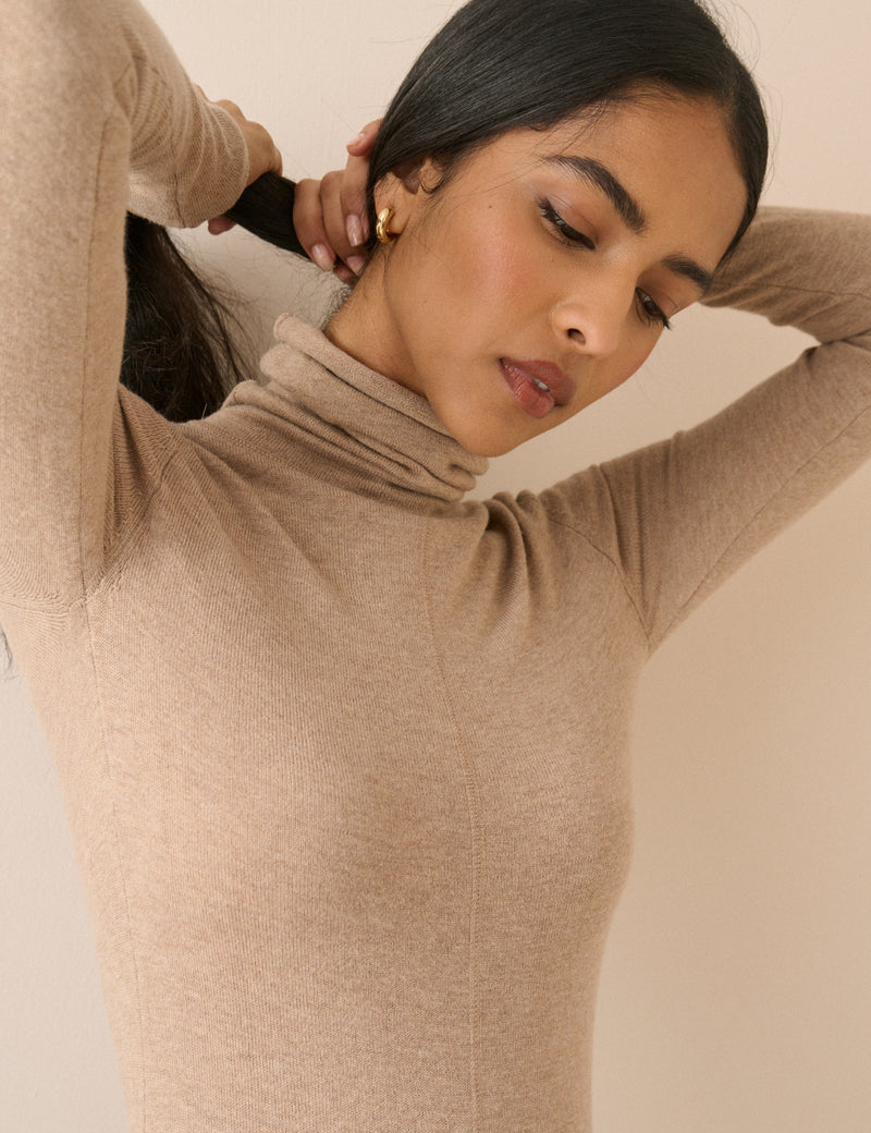 Camel Wool-Blend Turtle Neck Long Sleeve Top