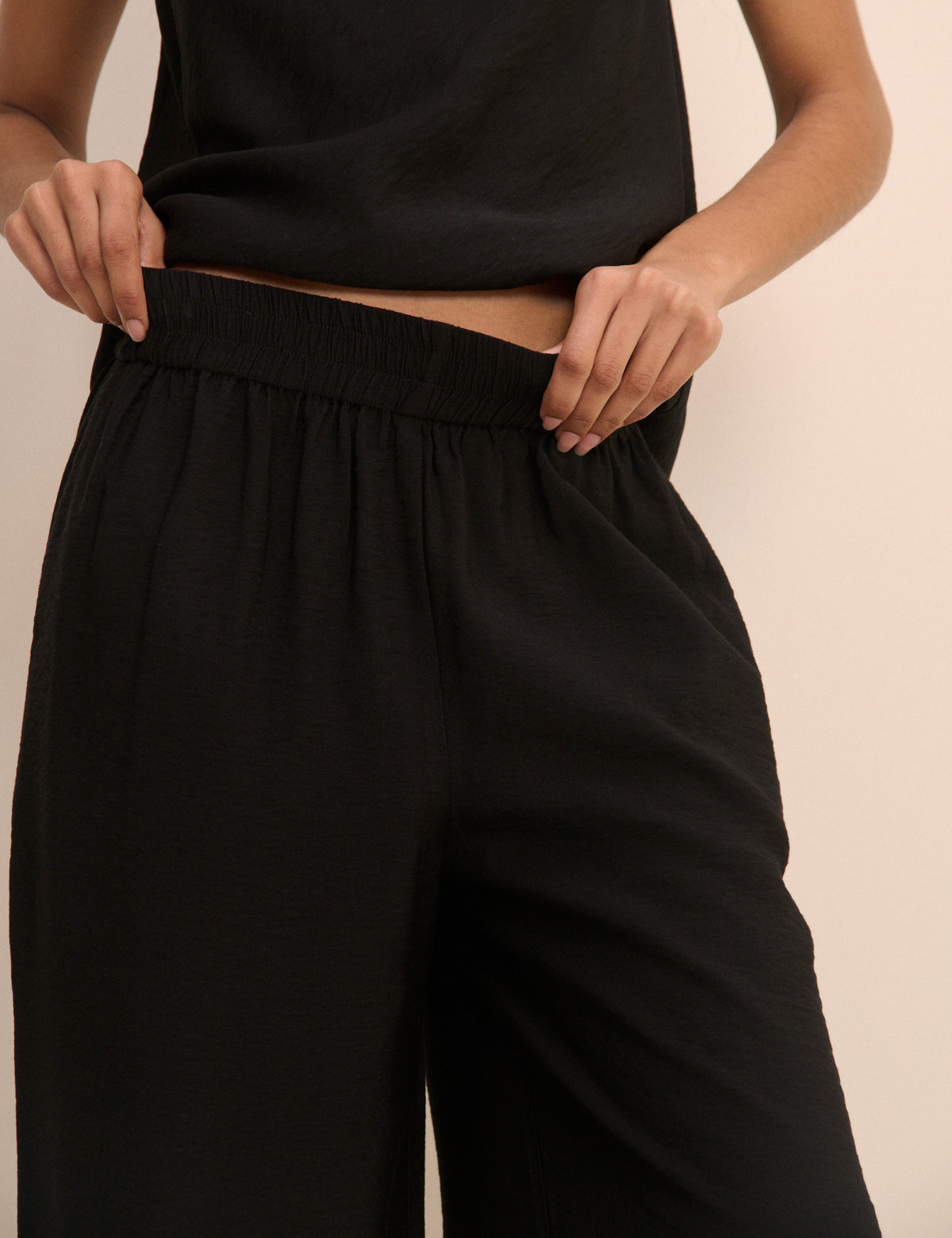 Black Relaxed Wide Leg Trouser
