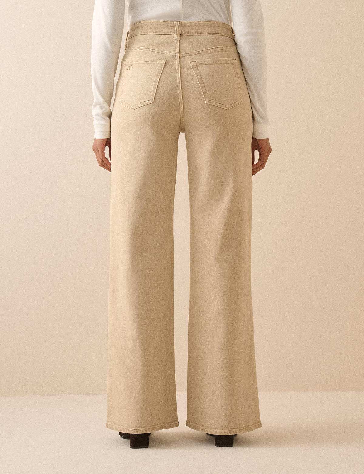 Sand Stretch Soho Tapered Jean