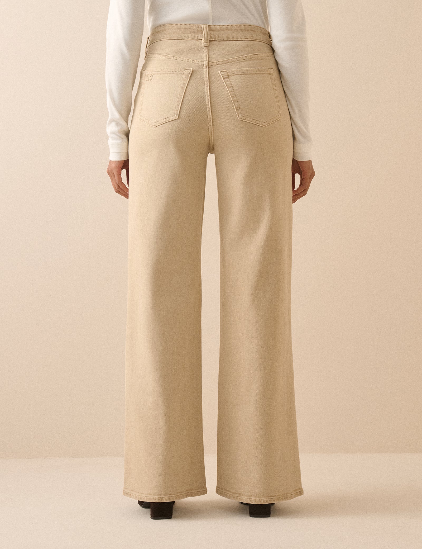 Sand Stretch Soho Tapered Jean