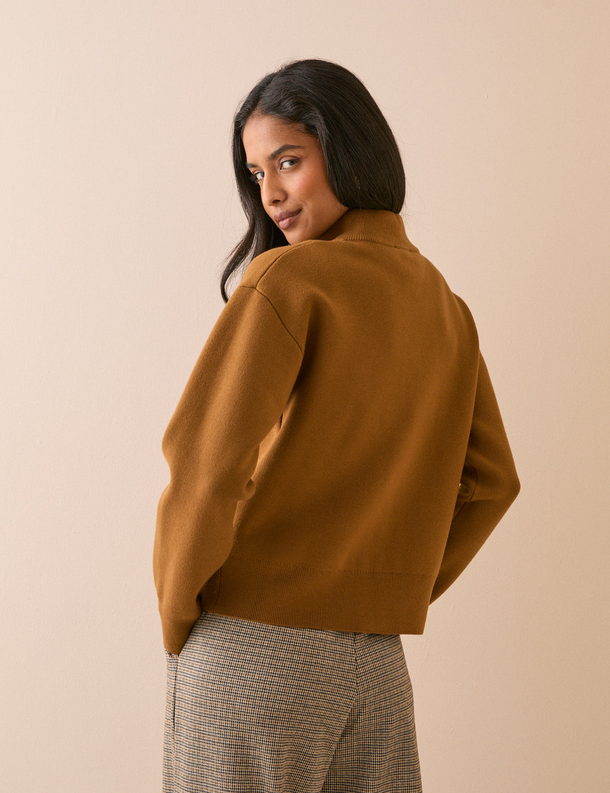Back of camel high neck knitted jacket