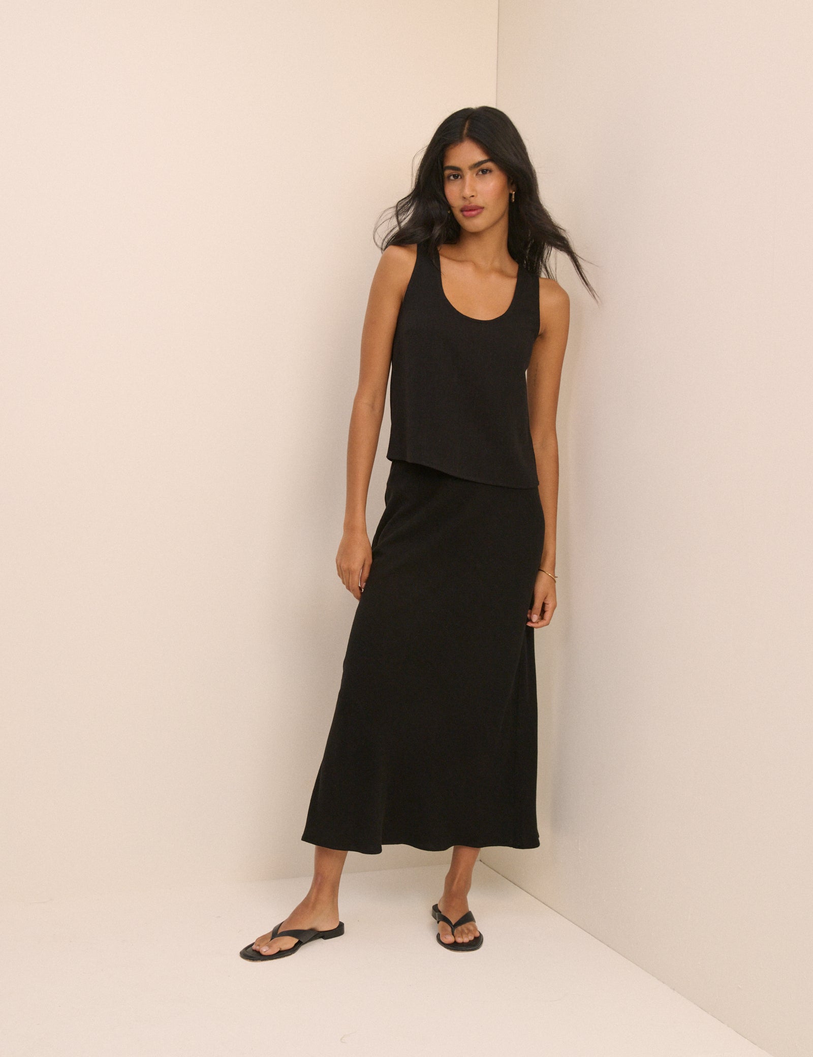 Black Scoop Neck Tank Top