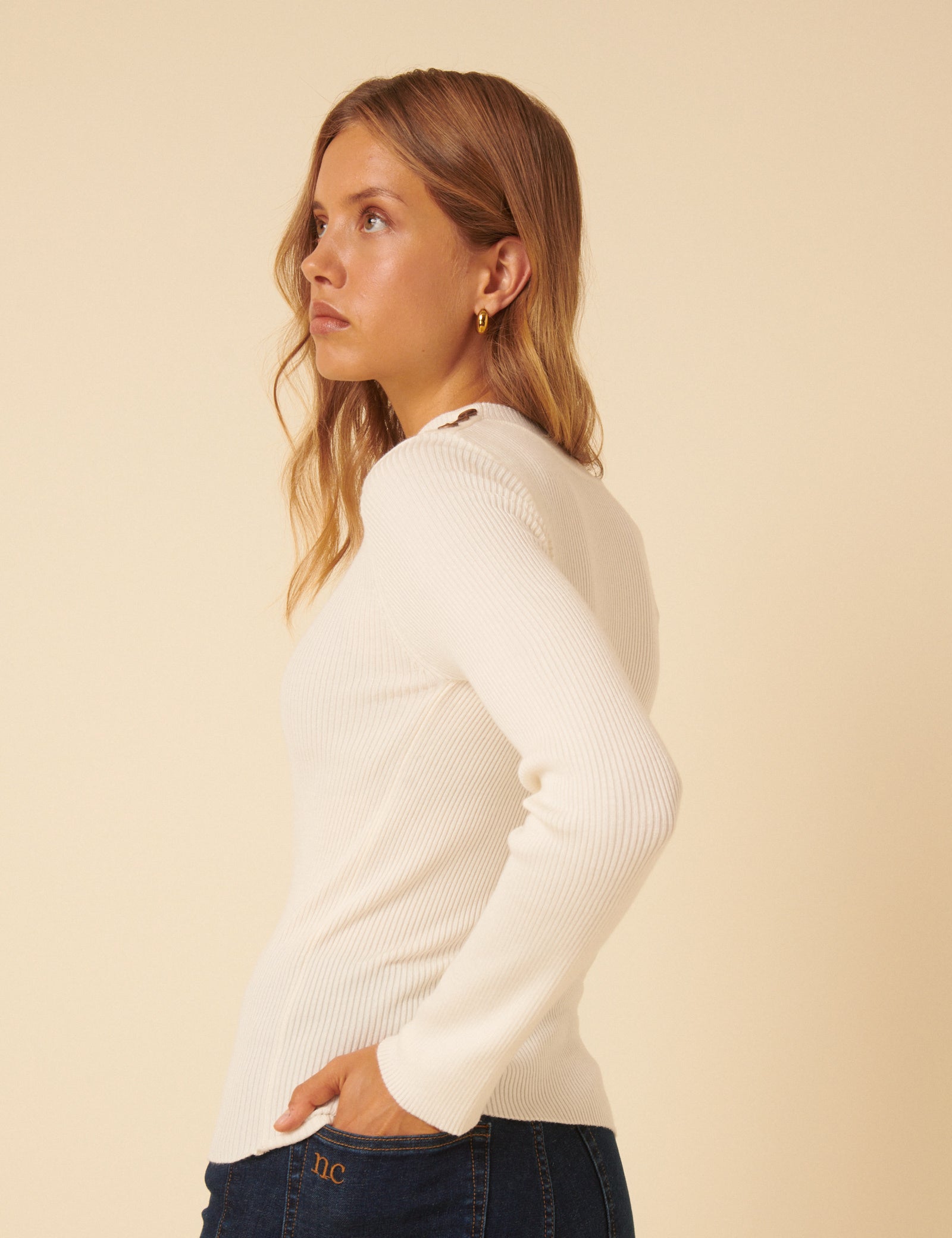 White High Neck Ribbed Knitted Top