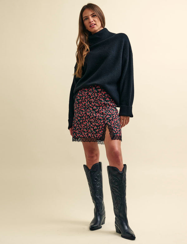 Black and Red Poppy Print Side Slit Janie Mini Skirt