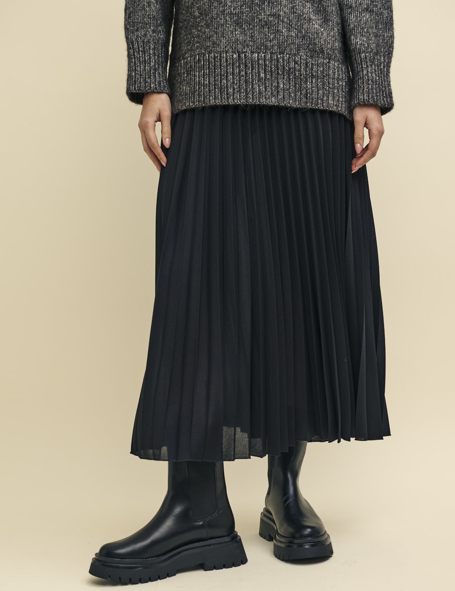 Black Pleated Maxi Skirt