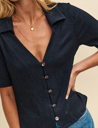 Black Short Sleeve Crinkle Collar Reed Shirt